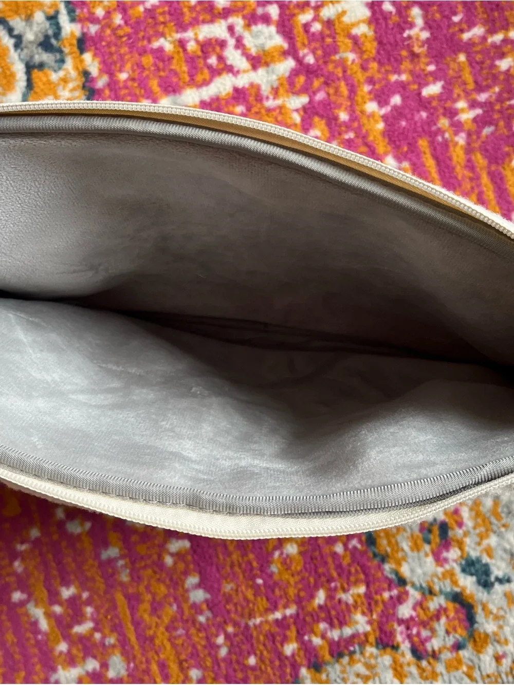 NWOT Mosiso Cream Sherpa Tablet Sleeve with Matching Accessories Pouch